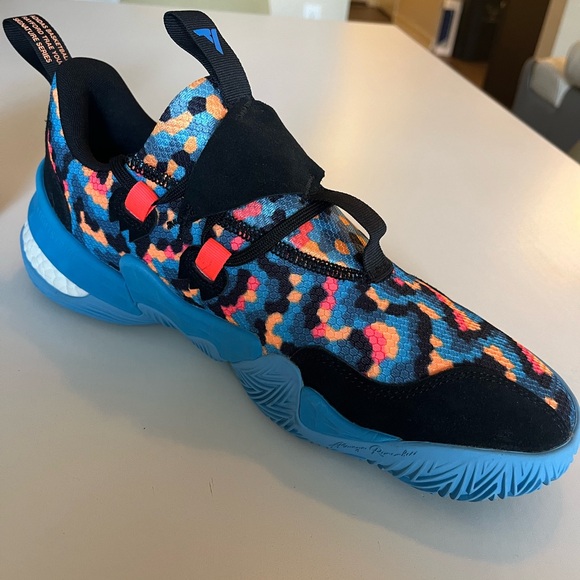 Adidas sneakers size US 10 used once, like new - Picture 5 of 9